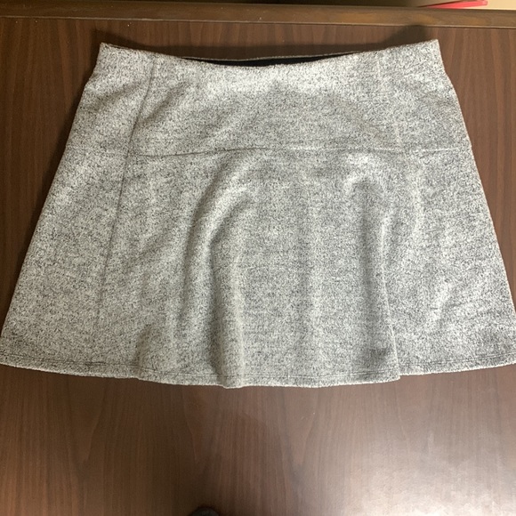 LOFT Dresses & Skirts - The Loft Skirt Gray Boucle XL